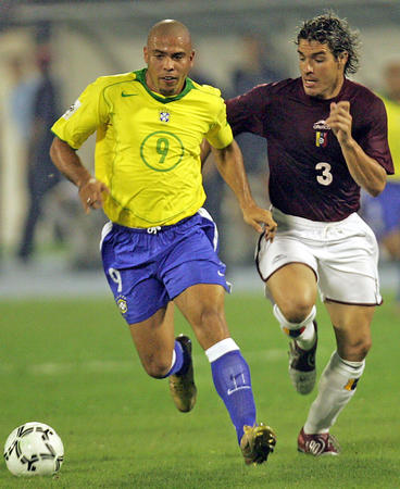 足球总是充 足球总是充