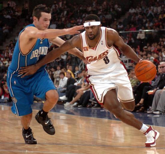 进攻端缺乏 进攻端缺乏