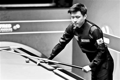 钟就两度敲 钟就两度敲