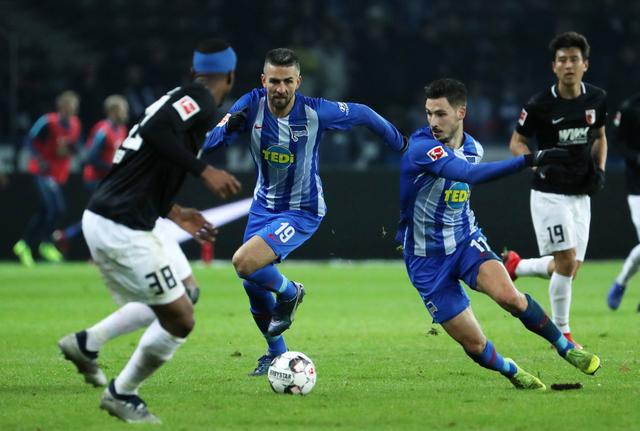 他与来自各 他与来自各